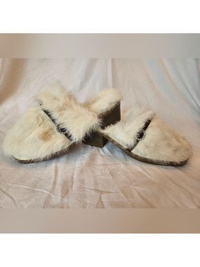 Block Heeled Cream Fur Slippers with Rhinestone and Ribbon Accent, NWOT, 7.5 /38